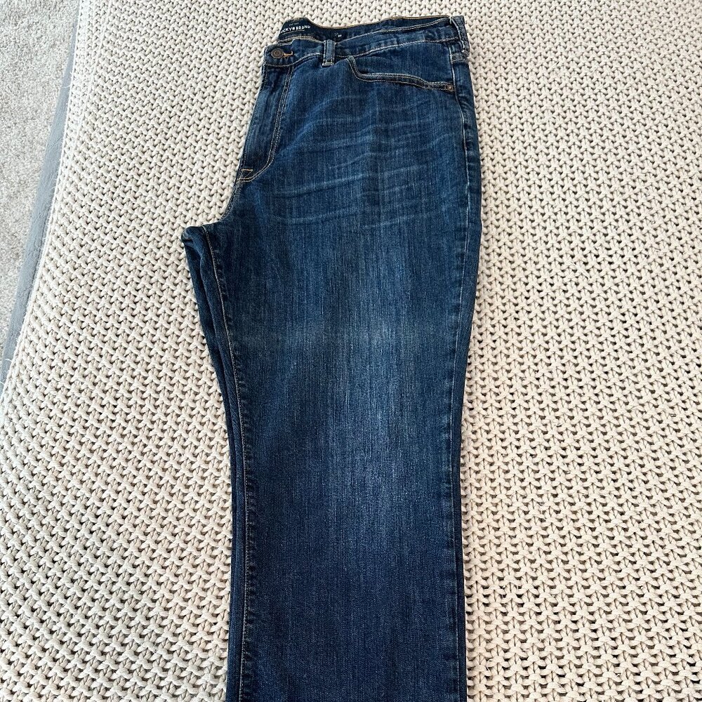 5 pairs Men's Lucky Jeans 44x30, $100 total. only sold as a set of 5.